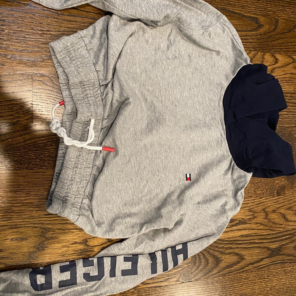 Tommy Hilfiger thin hoodie